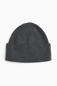 Bonnet en tricot côtelé
