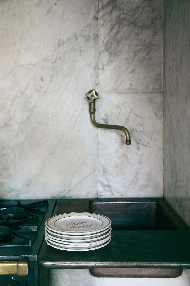 Medium-Sized Porcelain Plate