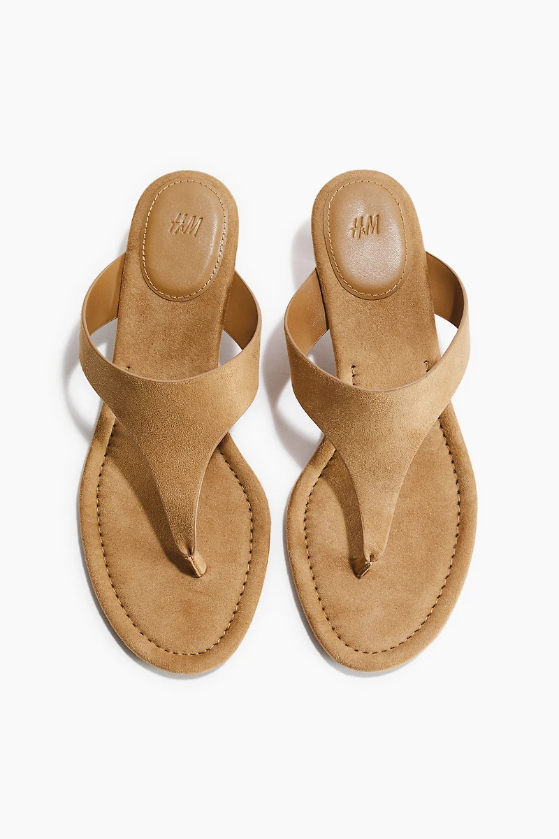 Sandales à petit talon