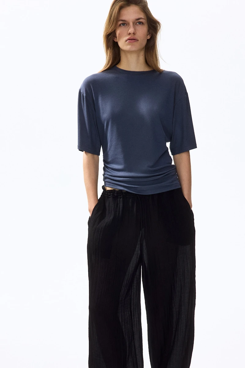 Haut en viscose à effet drapé