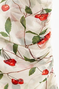 Haut en filet à imprimé cerises