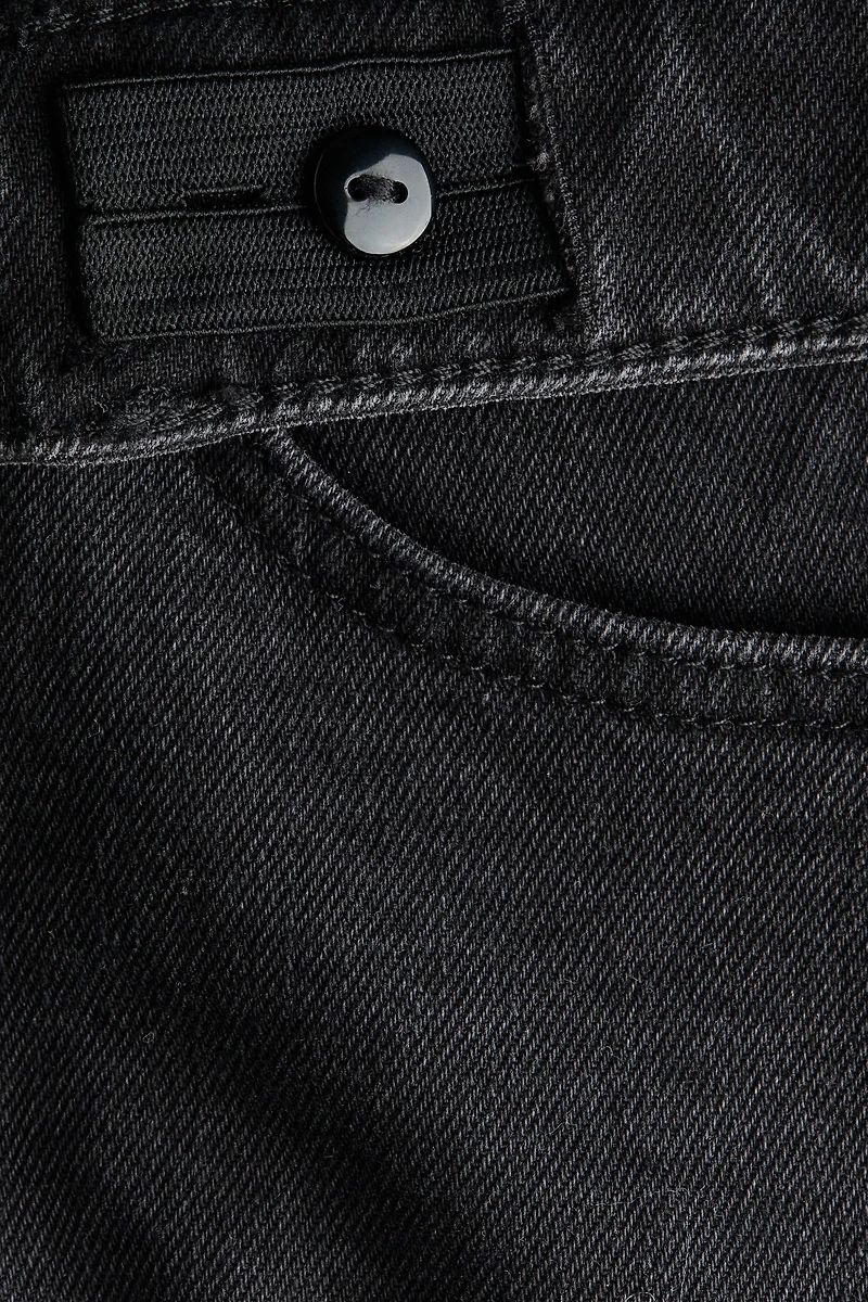 Relaxed Tapered Fit Jeans