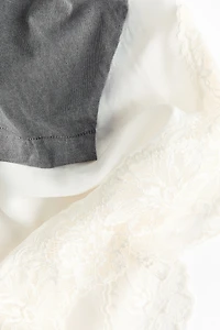 Robe T-shirt avec dentelle