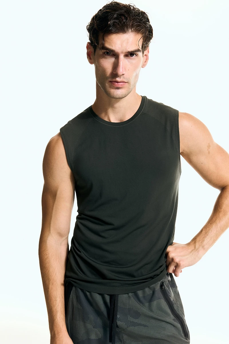 Muscle Fit Sports Tank Top with DryMove™