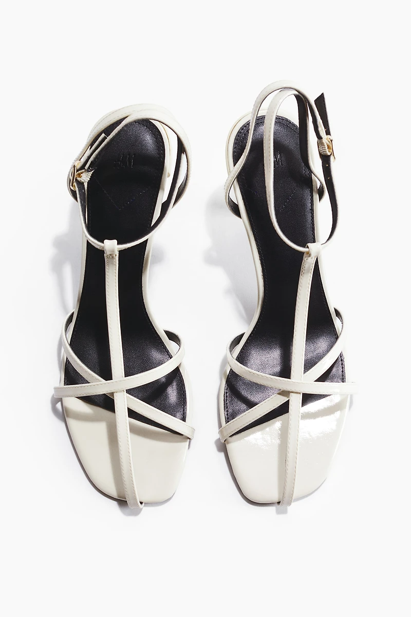 Sandales à talon avec brides fines