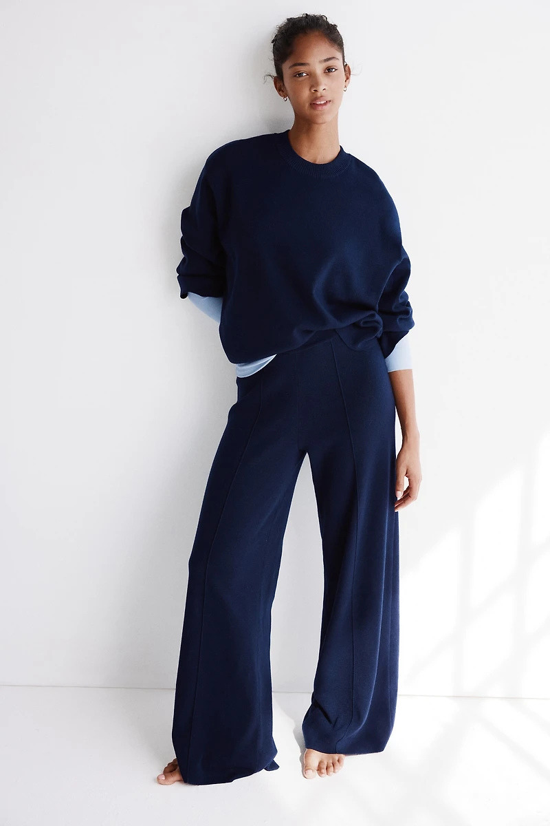 Wide-Leg Fine-Knit Pants