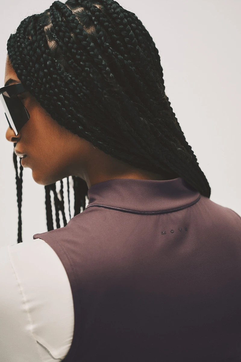 Slim-Fit Running Vest with SculptMove™