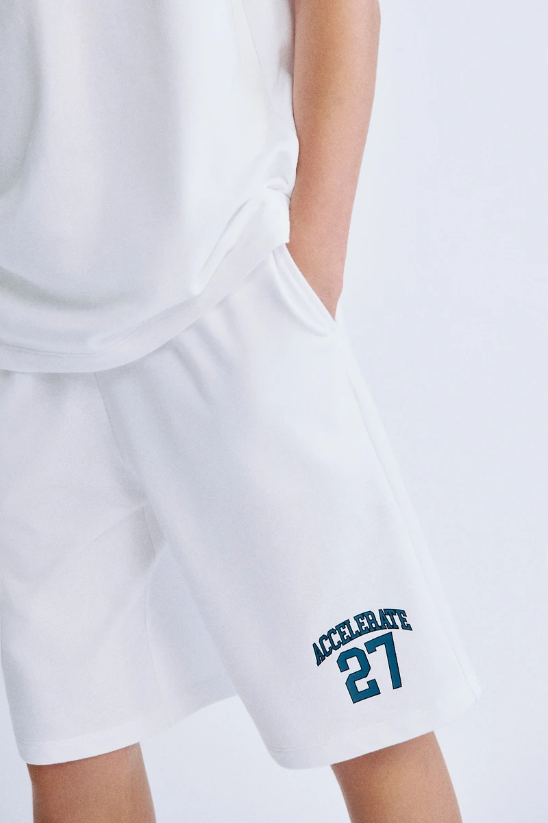 Ensemble 2 pièces avec T-shirt et short