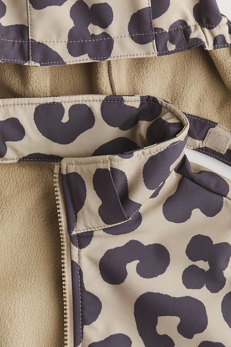 Water-resistant Softshell Jacket