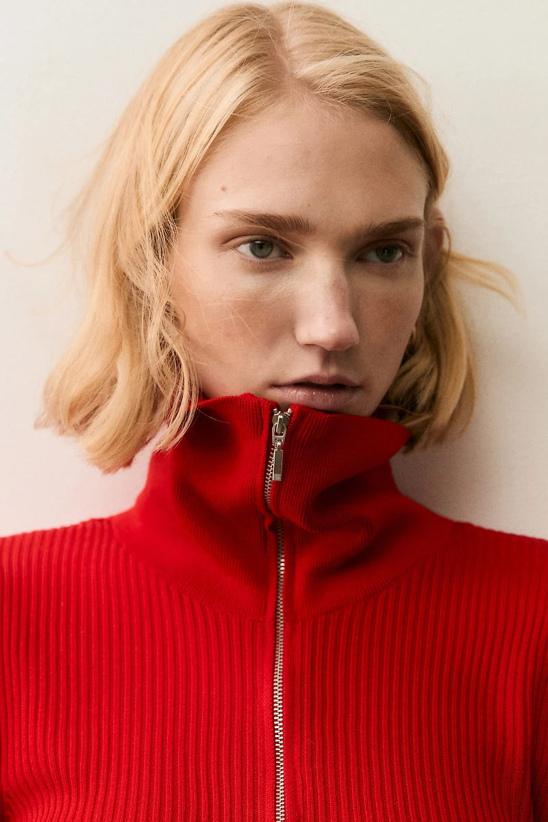 Haut en tricot côtelé à col fermeture éclair