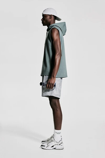 Mid-Length Sports Shorts with DryMove™