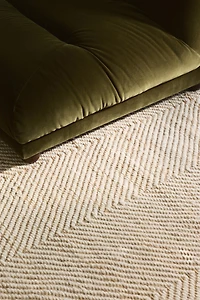 Grand tapis en laine mélangée à motif chevron