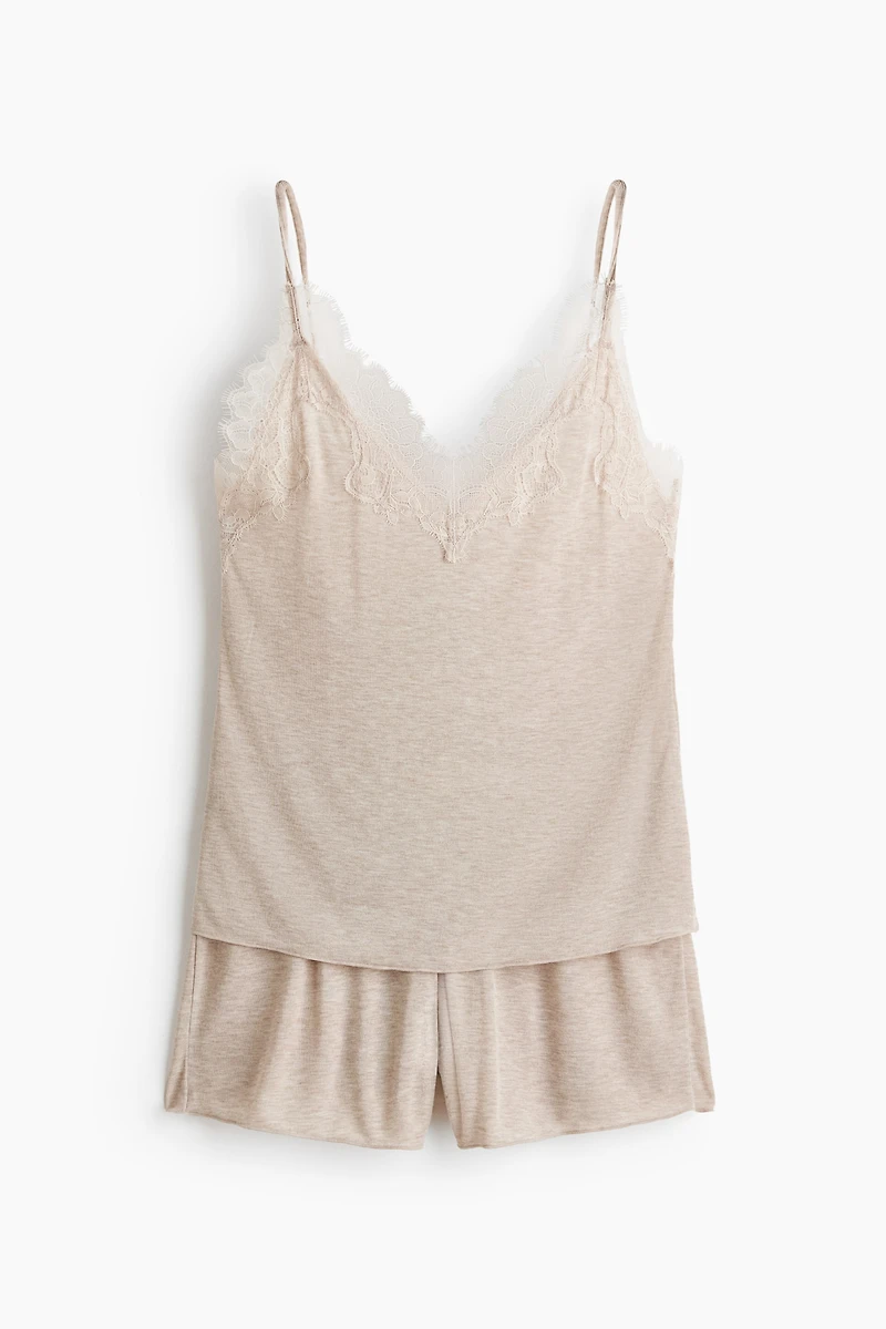 Pyjama avec dentelle