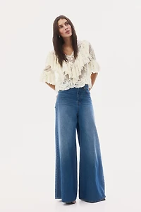Blouse à volant en dentelle