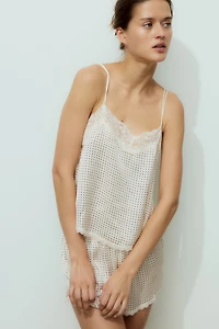 Pyjama en satin avec dentelle