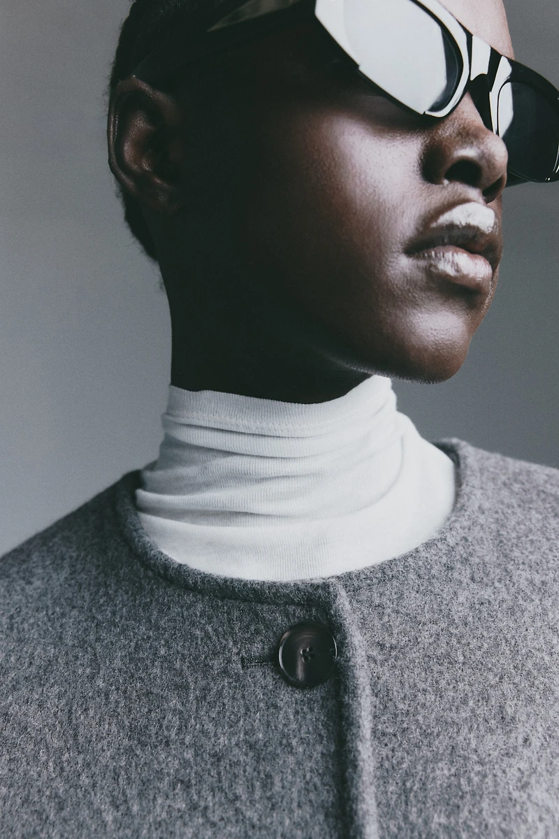 Manteau en laine mélangée avec écharpe