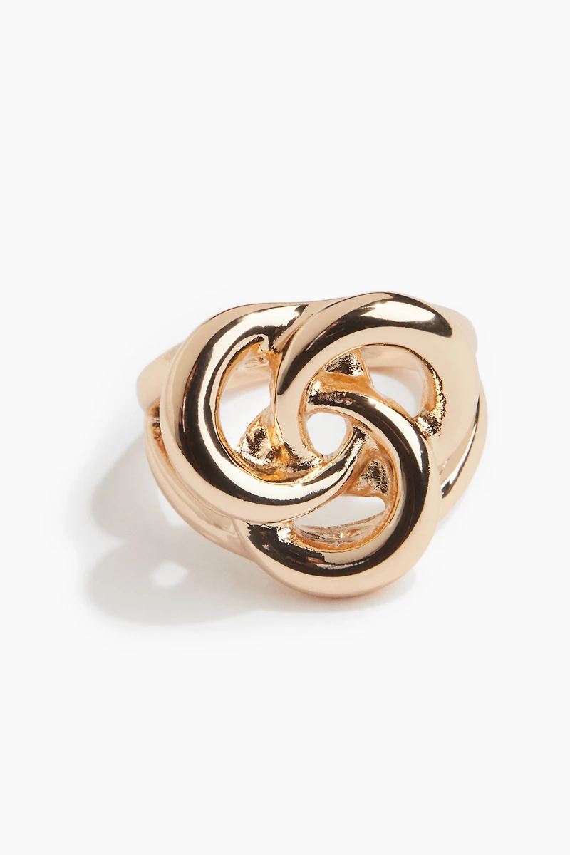 Knot-Look Ring