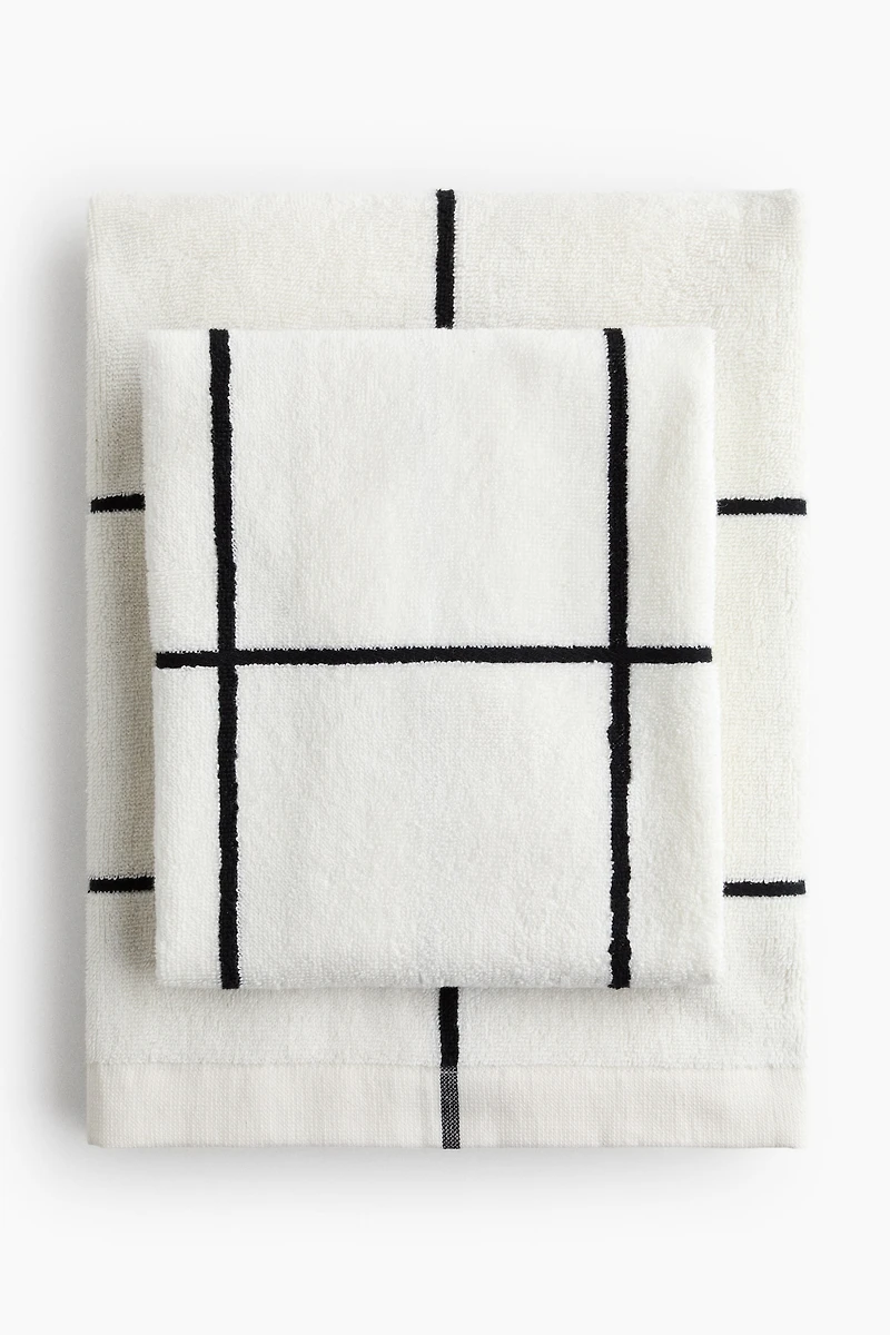 Serviette à motif quadrillé