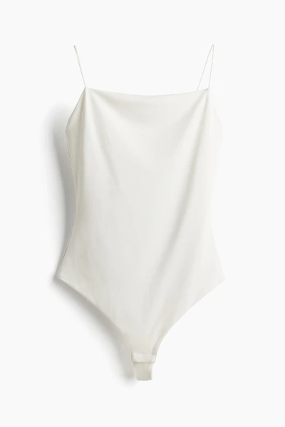 Combiné à culotte ficelle bretelles fines