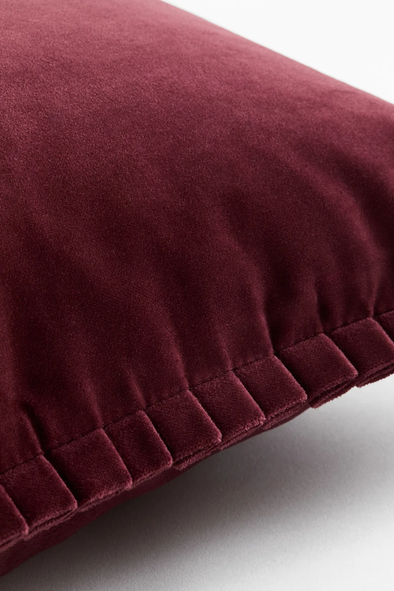 Housse de coussin en velours avec détail plissé