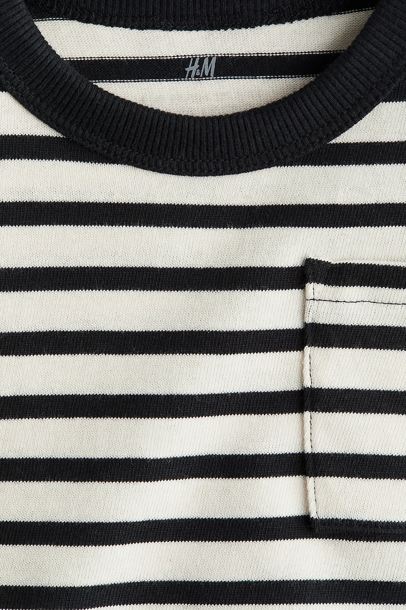 Long-sleeved T-shirt