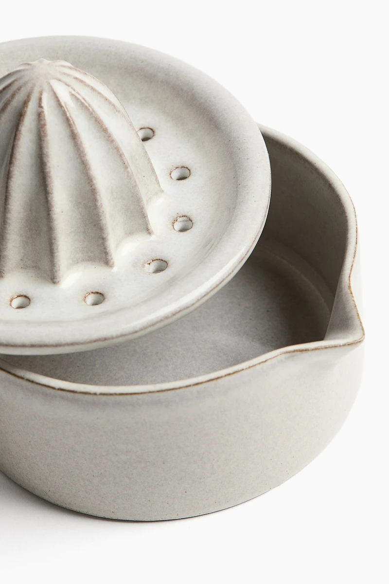 Reactive-Glaze Lemon Juicer