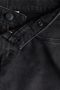 Relaxed Tapered Fit Jeans