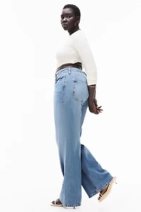 Curvy Fit Feather Soft Wide Ultra High Jeans