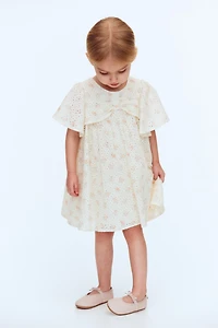 Robe en coton avec broderie anglaise