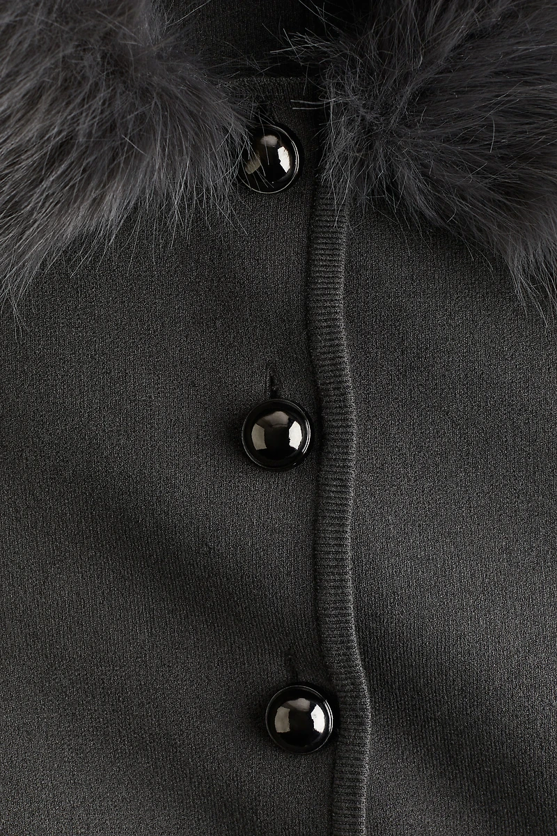 Gilet en fin tricot avec col