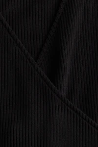 Haut MAMA côtelé à fermeture croisée