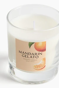 Bougie parfumée dans un pot en verre