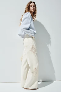 Pantalon avec détails d'aspect crocheté