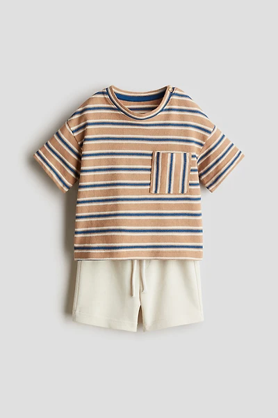 2-Piece T-Shirt and Sweatshorts Set