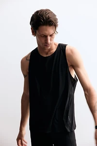 Regular Fit Running Tank Top with DryMove™