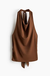 Haut à dos nu et encolure bénitier