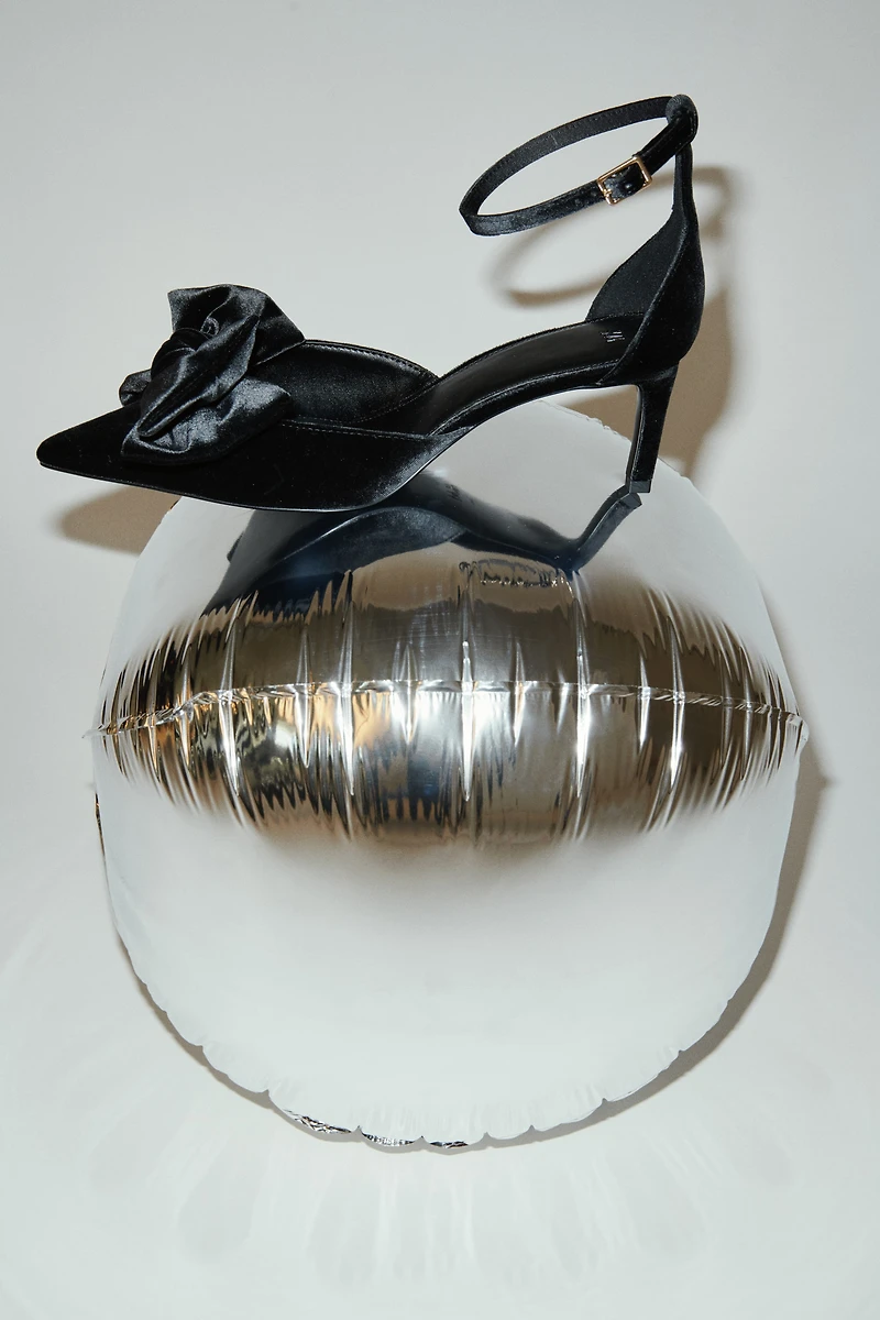 Bow-Detail Velour Pumps