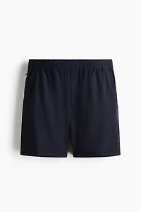 Short classique étirable en 4 sens