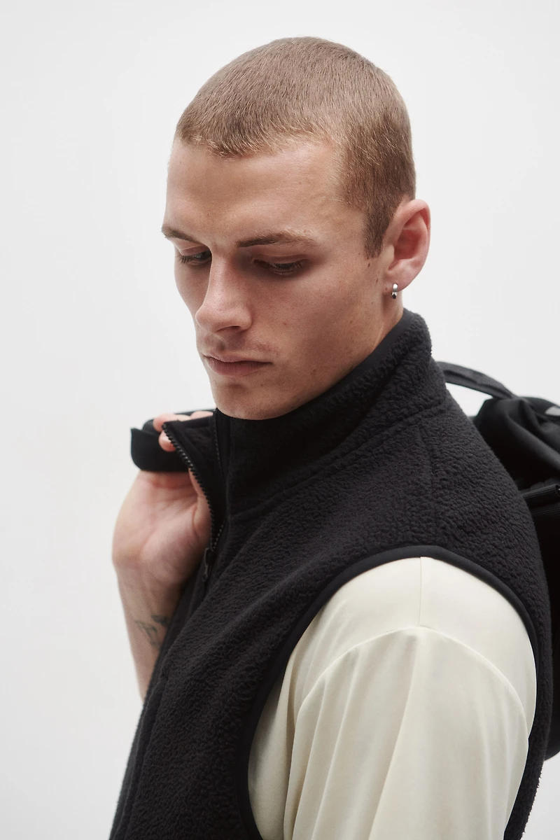 Regular-Fit Teddy Fleece Sports Vest