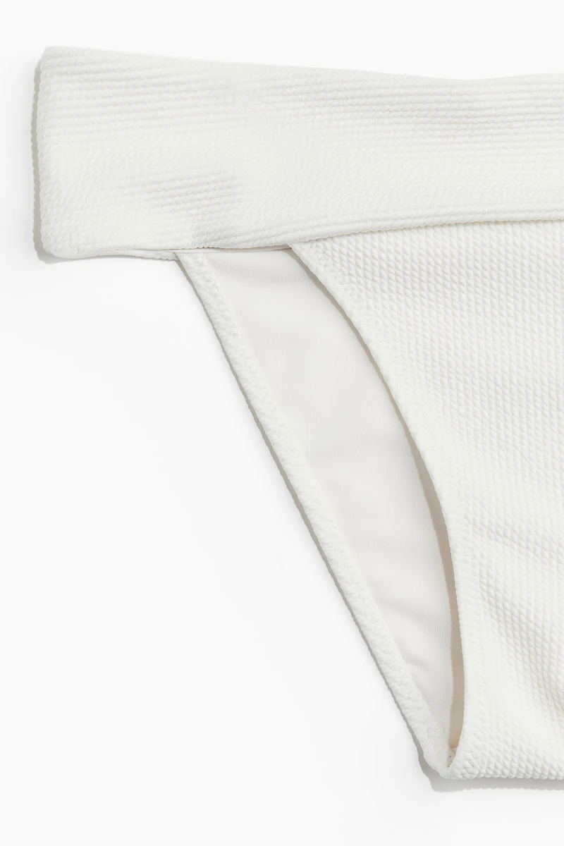 Culotte de bikini Tanga échancrée