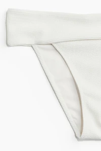 Culotte de bikini Tanga échancrée