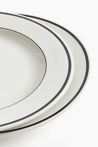 Lot de 2 grandes assiettes en porcelaine