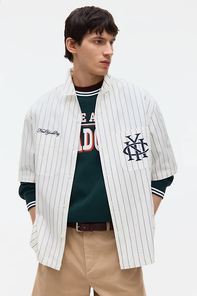 Chemise classique à motif brodé