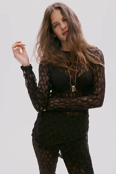 Haut asymétrique style dentelle