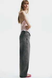 Barrel-Leg High-Waist Jeans