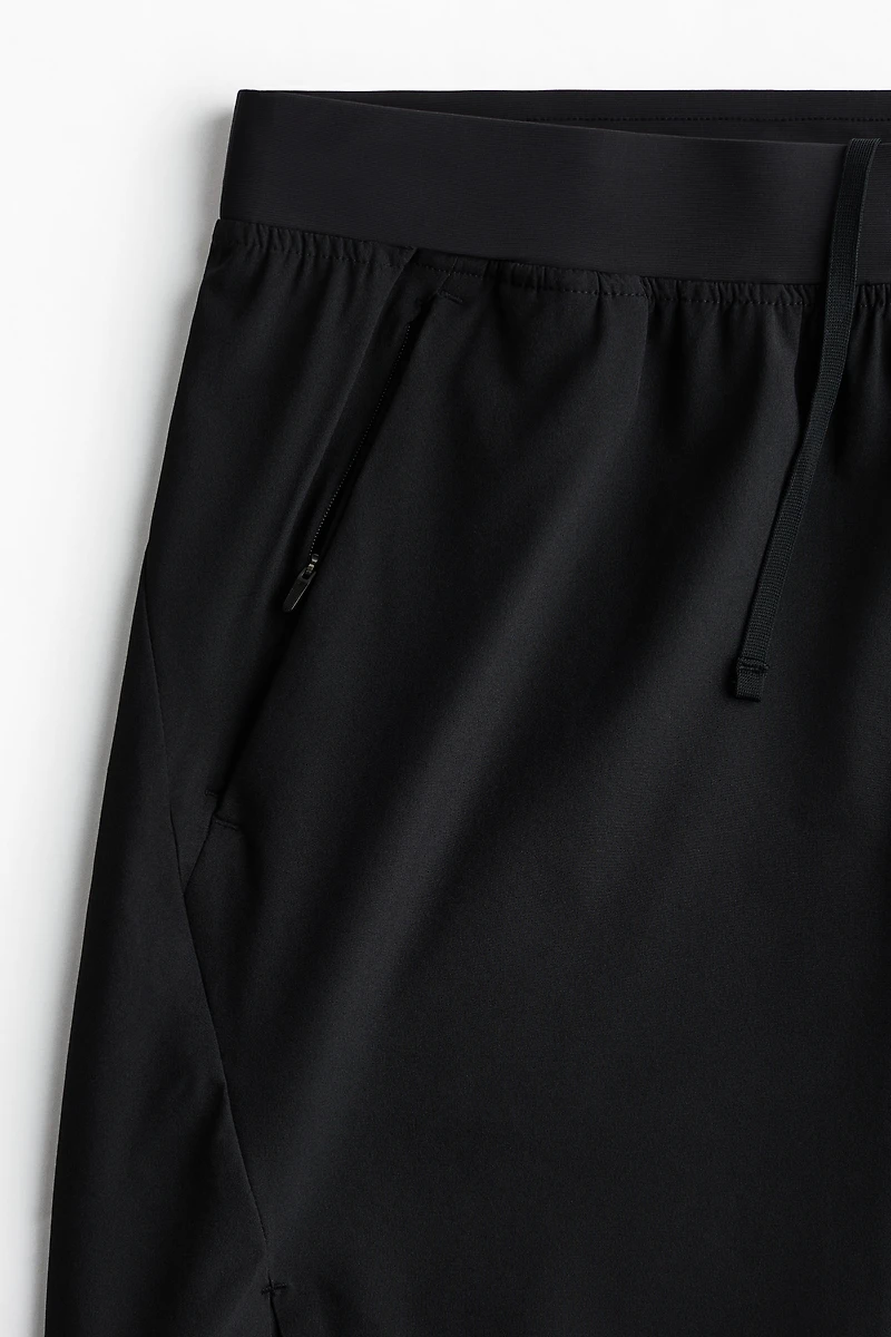 Mid-Length Sports Shorts with DryMove™