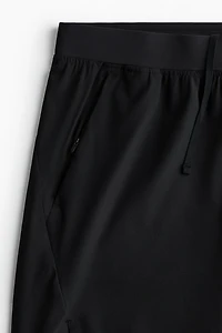 Mid-Length Sports Shorts with DryMove™