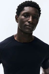 Muscle Fit Sports T-Shirt with DryMove™