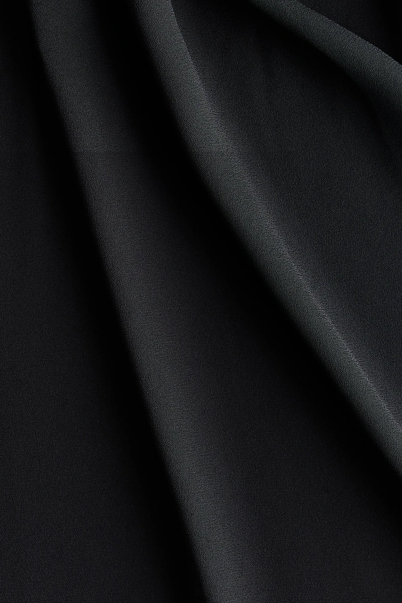 Tie-Detail Bandeau Top