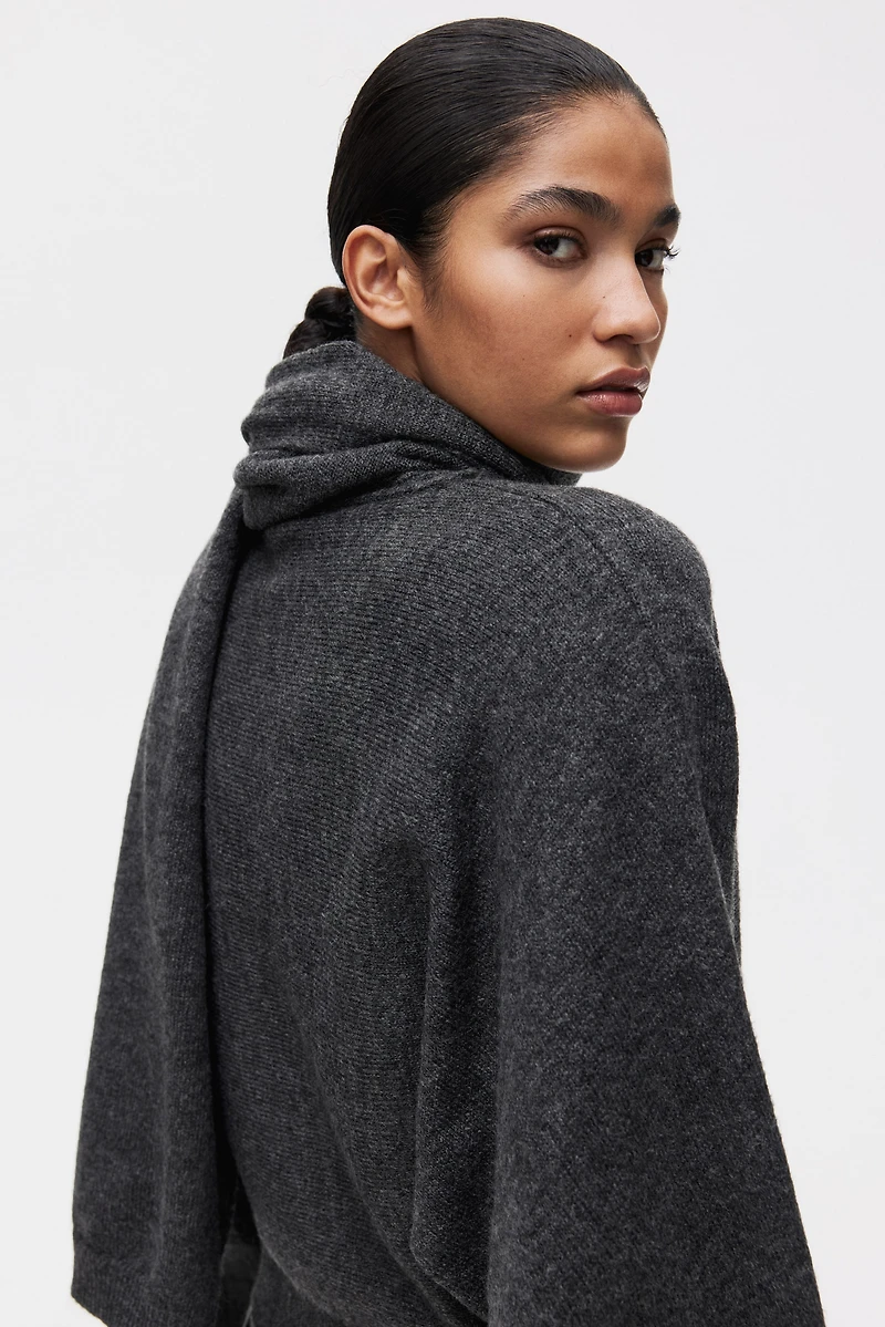 Chandail grande taille avec détail façon écharpe